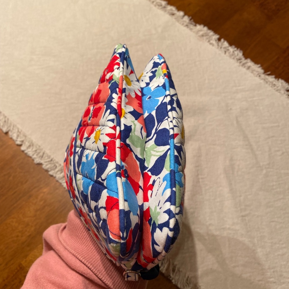 Vera Bradley Wristlet - Summer Cottage - Picture 4 of 4